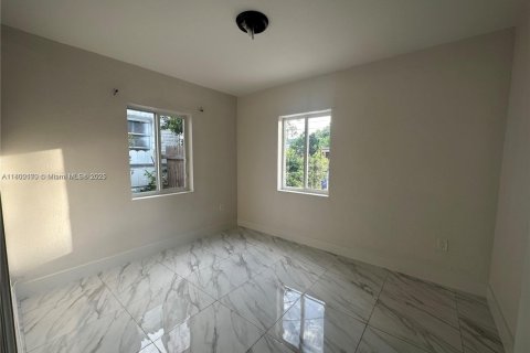 Commercial property in Miami, Florida 128.02 sq.m. № 1957564 - photo 17