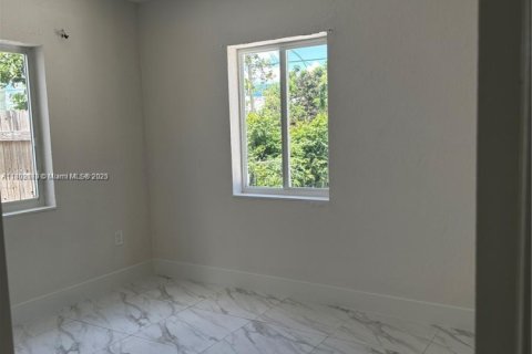 Commercial property in Miami, Florida 128.02 sq.m. № 1957564 - photo 7