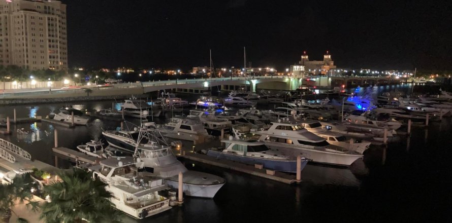 Immobilier commercial à West Palm Beach, Floride 3 chambres, 195.93 m2 № 1155786