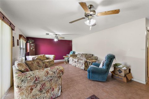 House in Lady Lake, Florida 4 bedrooms, 188.96 sq.m. № 1405297 - photo 11