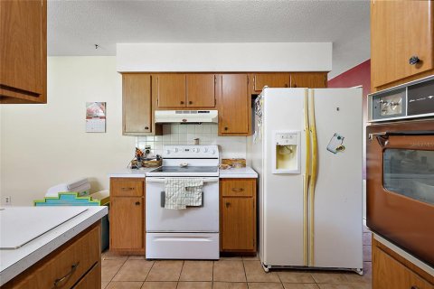 House in Lady Lake, Florida 4 bedrooms, 188.96 sq.m. № 1405297 - photo 9