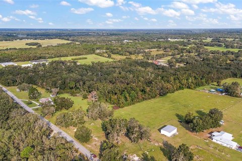 House in Lady Lake, Florida 4 bedrooms, 188.96 sq.m. № 1405297 - photo 22
