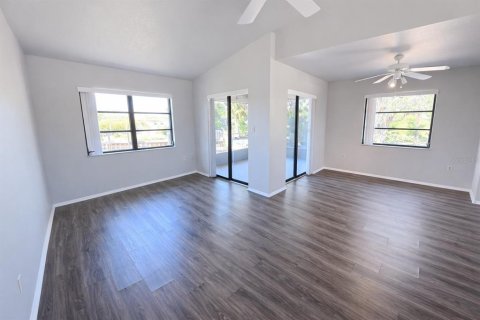 Propiedad comercial en venta en Punta Gorda, Florida, 4 dormitorios, 186.18 m2 № 2102774 - foto 24