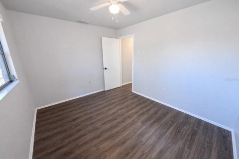 Propiedad comercial en venta en Punta Gorda, Florida, 4 dormitorios, 186.18 m2 № 2102774 - foto 30