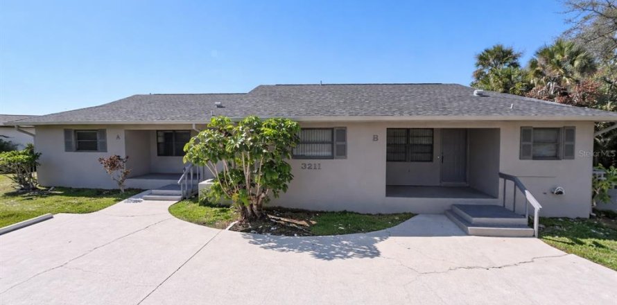 Propiedad comercial en Punta Gorda, Florida 4 dormitorios, 186.18 m2 № 2102774