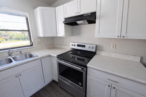 Propiedad comercial en venta en Punta Gorda, Florida, 4 dormitorios, 186.18 m2 № 2102774 - foto 12