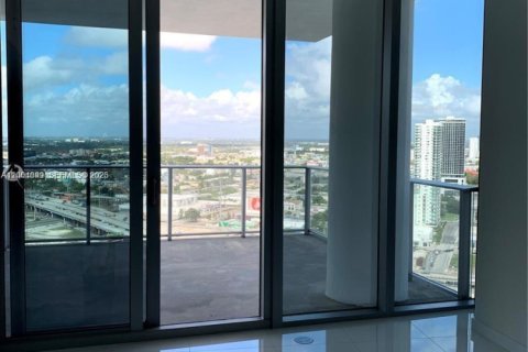 Condo in Miami, Florida  № 2068816 - photo 7