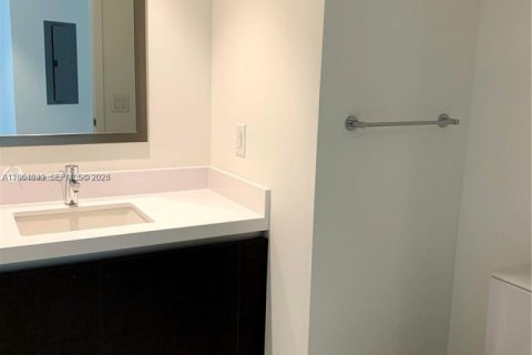Condo in Miami, Florida  № 2068816 - photo 10