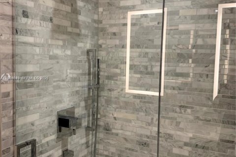 Condo in Miami, Florida  № 2068816 - photo 11