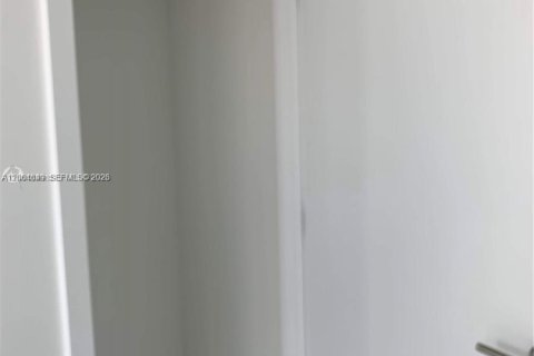 Condo in Miami, Florida  № 2068816 - photo 15