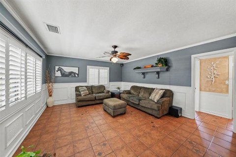 House in Brandon, Florida 4 bedrooms, 211.63 sq.m. № 2312349 - photo 9