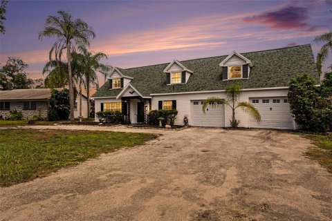 House in Brandon, Florida 4 bedrooms, 211.63 sq.m. № 2312349 - photo 6