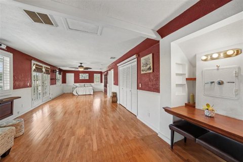 House in Brandon, Florida 4 bedrooms, 211.63 sq.m. № 2312349 - photo 21