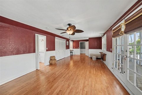 House in Brandon, Florida 4 bedrooms, 211.63 sq.m. № 2312349 - photo 23
