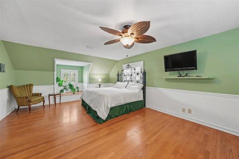 House in Brandon, Florida 4 bedrooms, 211.63 sq.m. № 2312349 - photo 27