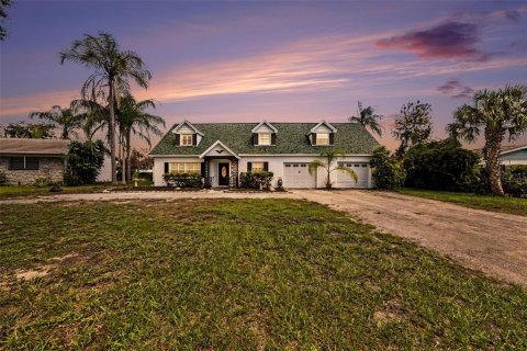 House in Brandon, Florida 4 bedrooms, 211.63 sq.m. № 2312349 - photo 5