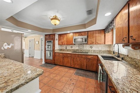 House in Brandon, Florida 4 bedrooms, 211.63 sq.m. № 2312349 - photo 17