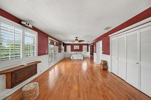 House in Brandon, Florida 4 bedrooms, 211.63 sq.m. № 2312349 - photo 22