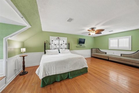 House in Brandon, Florida 4 bedrooms, 211.63 sq.m. № 2312349 - photo 26