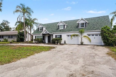 House in Brandon, Florida 4 bedrooms, 211.63 sq.m. № 2312349 - photo 2