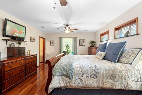 House in De Leon Springs, Florida 4 bedrooms, 280.29 sq.m. № 1765885 - photo 19