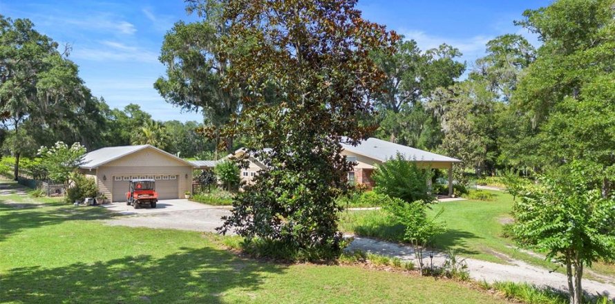 House in De Leon Springs, Florida 4 bedrooms, 280.29 sq.m. № 1765885