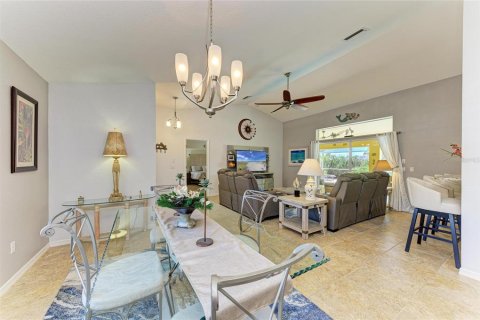 House in Rotonda, Florida 3 bedrooms, 155.61 sq.m. № 1899010 - photo 20