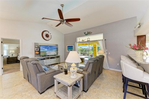 House in Rotonda, Florida 3 bedrooms, 155.61 sq.m. № 1899010 - photo 15