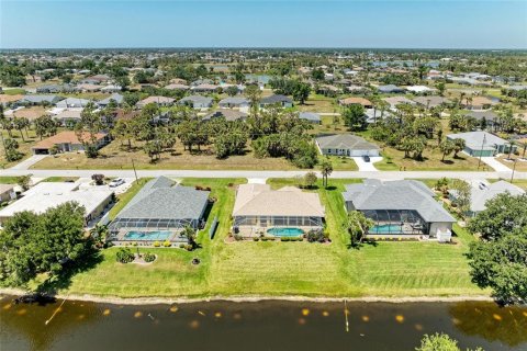 House in Rotonda, Florida 3 bedrooms, 155.61 sq.m. № 1899010 - photo 6