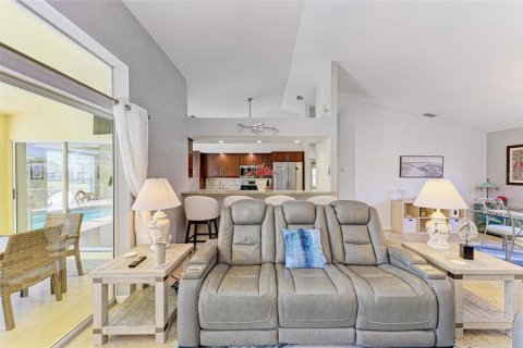 House in Rotonda, Florida 3 bedrooms, 155.61 sq.m. № 1899010 - photo 17