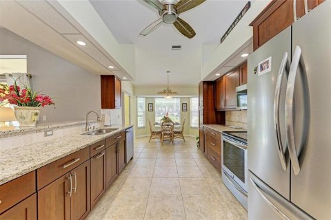 House in Rotonda, Florida 3 bedrooms, 155.61 sq.m. № 1899010 - photo 26