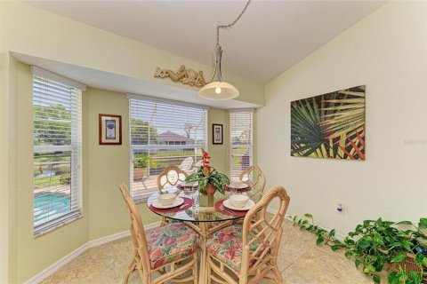 House in Rotonda, Florida 3 bedrooms, 155.61 sq.m. № 1899010 - photo 29
