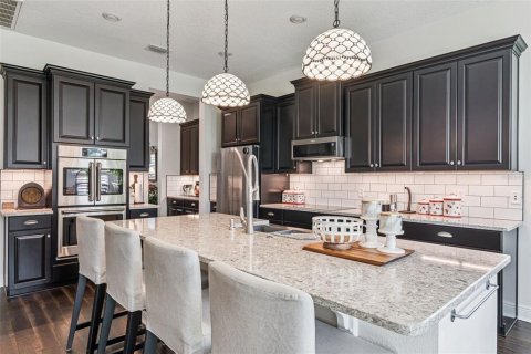 Villa ou maison à vendre à Winter Garden, Floride: 5 chambres, 358.88 m2 № 2230994 - photo 6