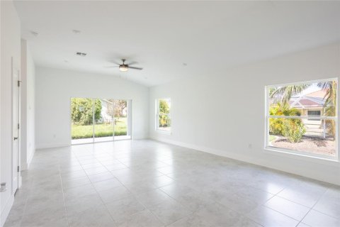 Casa en venta en Port Charlotte, Florida, 3 dormitorios, 140.38 m2 № 1558131 - foto 10