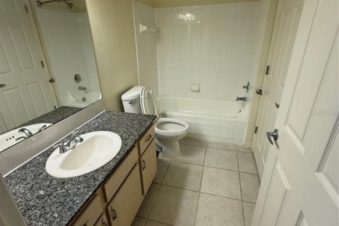 Condo in Orlando, Florida, 2 bedrooms  № 1669951 - photo 13