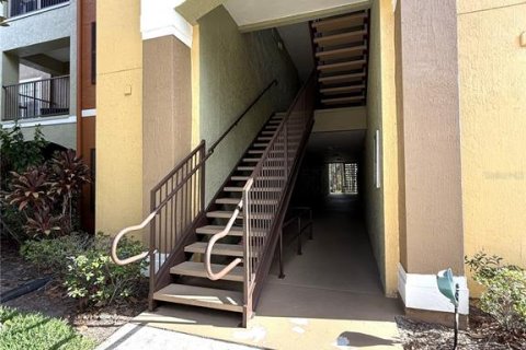 Condo in Orlando, Florida, 2 bedrooms  № 1669951 - photo 1