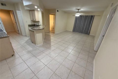 Condo in Orlando, Florida, 2 bedrooms  № 1669951 - photo 4