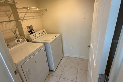 Condo in Orlando, Florida, 2 bedrooms  № 1669951 - photo 21