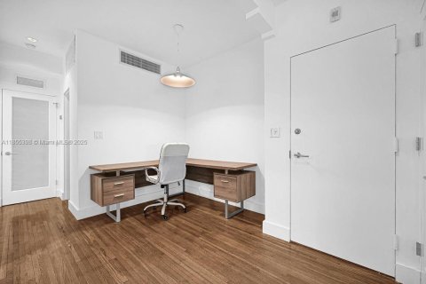 Condo in Miami Beach, Florida, 1 bedroom  № 1875080 - photo 12