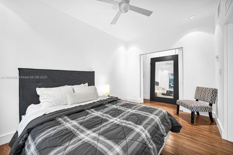 Condo in Miami Beach, Florida, 1 bedroom  № 1875080 - photo 22