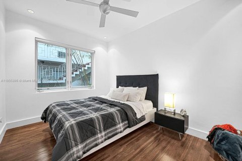 Condo in Miami Beach, Florida, 1 bedroom  № 1875080 - photo 16
