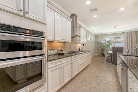House in Sarasota, Florida 3 bedrooms, 233.37 sq.m. № 1810105 - photo 11