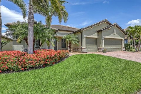 House in Sarasota, Florida 3 bedrooms, 233.37 sq.m. № 1810105 - photo 1