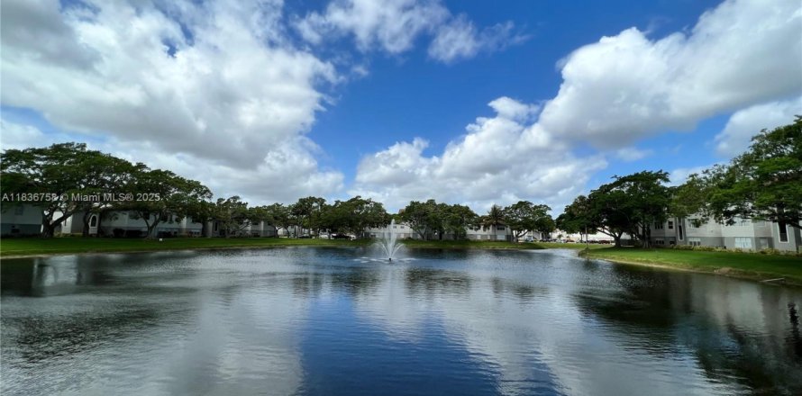 Condo à West Palm Beach, Floride, 2 chambres № 1820382
