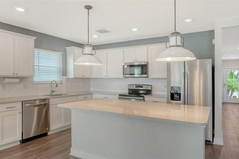 House in Parrish, Florida 4 bedrooms, 171.78 sq.m. № 1909449 - photo 7