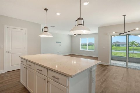 House in Parrish, Florida 4 bedrooms, 171.78 sq.m. № 1909449 - photo 9