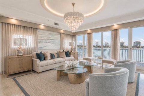 Condo in Clearwater, Florida, 4 bedrooms  № 2150160 - photo 3