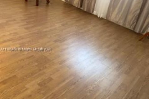 Купить кондоминиум в Тамарак, Флорида 2 спальни, 81.75м2, № 1741656 - фото 12