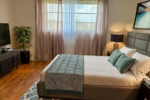 Купить кондоминиум в Тамарак, Флорида 2 спальни, 81.75м2, № 1741656 - фото 5