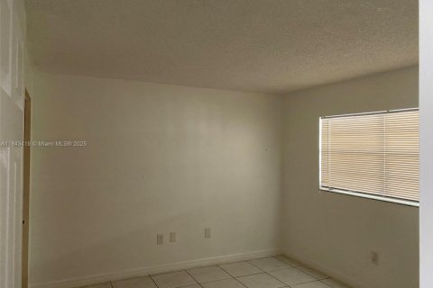 Condo in Sunny Isles Beach, Florida, 2 bedrooms  № 1836804 - photo 21